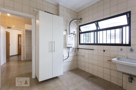 Apartamento à venda com 209m², 4 quartos e 3 vagas Apartamento à venda com 209m², 4 quartos e 3 vagasÁrea de serviço