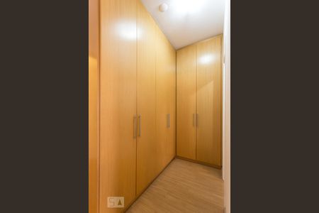 Apartamento à venda com 209m², 4 quartos e 3 vagas Apartamento à venda com 209m², 4 quartos e 3 vagasSuíte 2