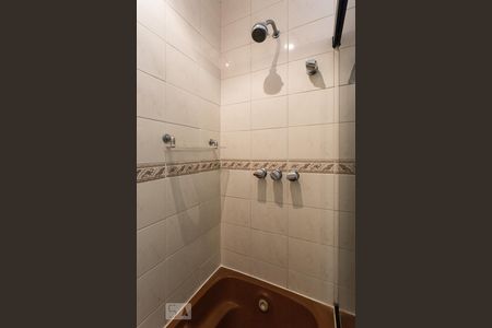 Apartamento à venda com 209m², 4 quartos e 3 vagas Apartamento à venda com 209m², 4 quartos e 3 vagasBanheiro da suíte 1