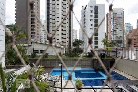 Apartamento à venda com 209m², 4 quartos e 3 vagas Apartamento à venda com 209m², 4 quartos e 3 vagasVista
