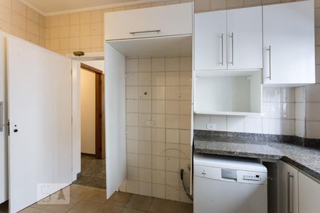 Apartamento à venda com 209m², 4 quartos e 3 vagas Apartamento à venda com 209m², 4 quartos e 3 vagasCozinha