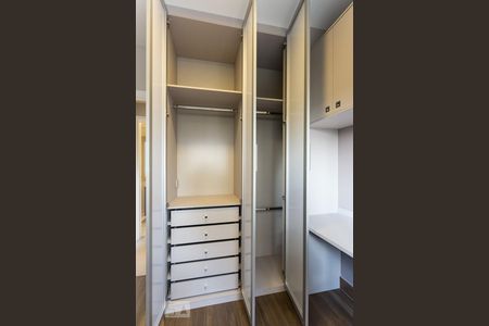 Apartamento para alugar com 69m², 2 quartos e 1 vaga Apartamento para alugar com 69m², 2 quartos e 1 vagaQuarto