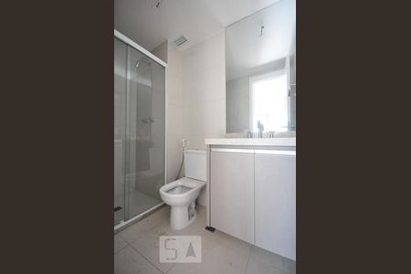 banheiro de kitnet/studio para alugar com 1 quarto, 52m² em Vila Gertrudes, São Paulo