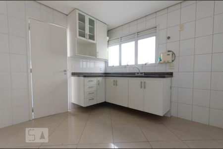 Apartamento para alugar com 130m², 3 quartos e 2 vagasCozinha