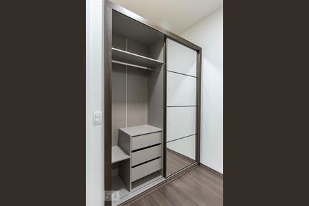 Detalhe do armário de apartamento à venda com 1 quarto, 50m² em Empresarial 18 do Forte, Barueri