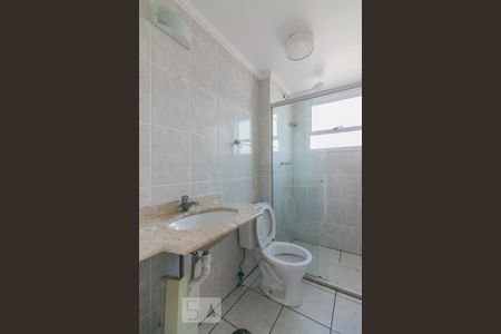 Banheiro de apartamento à venda com 2 quartos, 57m² em Rudge Ramos, São Bernardo do Campo