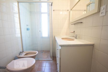 Apartamento à venda com 50m², 1 quarto e 1 vaga Apartamento à venda com 50m², 1 quarto e 1 vagaBanheiro da Suíte