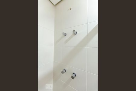 Banheiro da suíte de apartamento à venda com 2 quartos, 70m² em Centro, Osasco