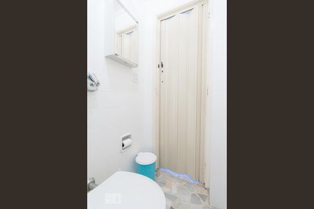 Apartamento à venda com 79m², 2 quartos e sem vaga Apartamento à venda com 79m², 2 quartos e sem vagaBanheiro de Serviço