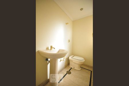 Apartamento à venda com 220m², 4 quartos e 2 vagaslavabo