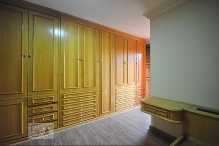 Apartamento à venda com 220m², 4 quartos e 2 vagassuíte 3