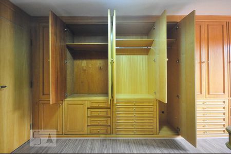Apartamento à venda com 220m², 4 quartos e 2 vagasarmário da suíte 3