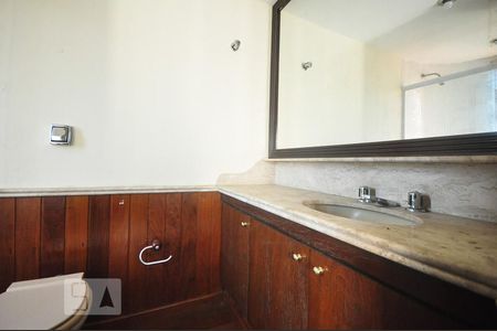 Apartamento à venda com 220m², 4 quartos e 2 vagasbanheiro suíte 1