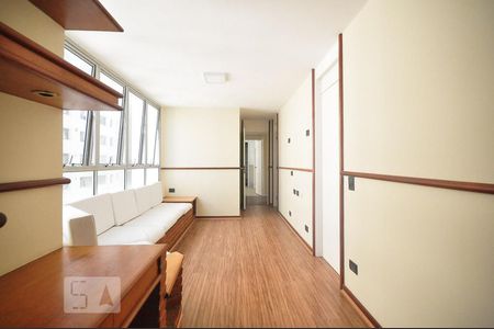 Apartamento à venda com 220m², 4 quartos e 2 vagascorredor