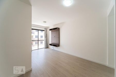 Sala de apartamento para alugar com 3 quartos, 80m² em Vila Floresta, Santo André