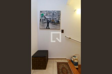 Apartamento à venda com 80m², 2 quartos e 2 vagasEscada