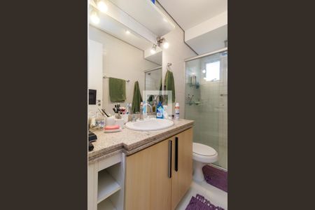 Apartamento à venda com 80m², 2 quartos e 2 vagasSuíte 1 - Banheiro