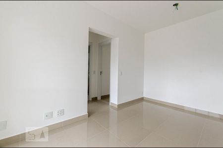 Sala de apartamento para alugar com 2 quartos, 54m² em Umuarama, Osasco