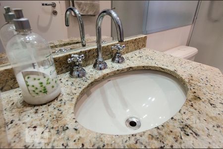 Apartamento para alugar com 76m², 2 quartos e 2 vagasBanheiro da suíte