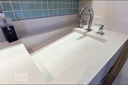 Apartamento para alugar com 76m², 2 quartos e 2 vagasBanheiro da suíte 2