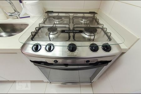 Apartamento para alugar com 76m², 2 quartos e 2 vagasCozinha