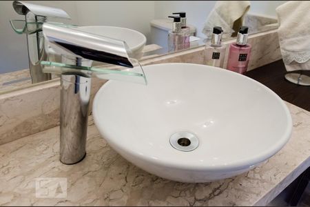 Apartamento para alugar com 76m², 2 quartos e 2 vagasLavabo