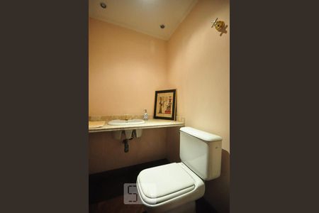 lavabo de apartamento para alugar com 4 quartos, 213m² em Vila Suzana, São Paulo