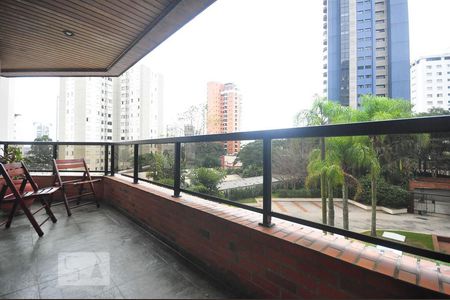 varanda de apartamento para alugar com 4 quartos, 213m² em Vila Suzana, São Paulo