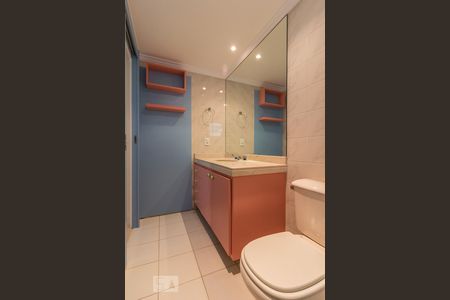 Banheiro da Suite 1 de apartamento para alugar com 2 quartos, 110m² em Higienópolis, São Paulo