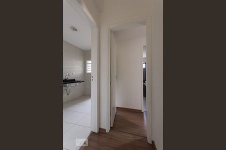 Corredor de apartamento à venda com 2 quartos, 68m² em Vila Industrial, Campinas
