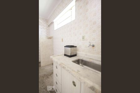 Cozinha de apartamento para alugar com 1 quarto, 45m² em Taquaral, Campinas