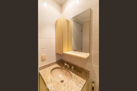 Apartamento à venda com 83m², 3 quartos e 2 vagasBanheiro social