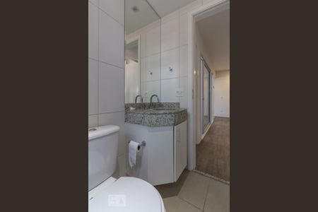 Banheiro de apartamento à venda com 2 quartos, 68m² em Pinheiros, São Paulo