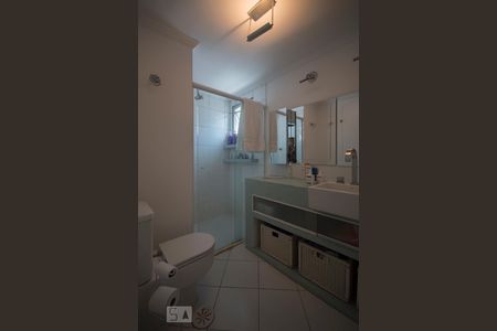 Banheiro de apartamento à venda com 1 quarto, 46m² em Indianópolis, São Paulo