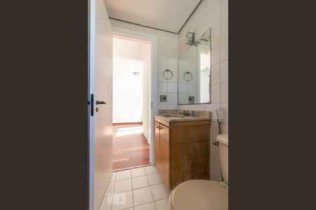 Banheiro de apartamento para alugar com 2 quartos, 55m² em Consolação, São Paulo