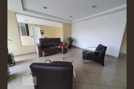 Apartamento à venda com 60m², 2 quartos e 1 vaga Apartamento à venda com 60m², 2 quartos e 1 vagaHall social