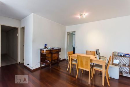 Sala de apartamento para alugar com 2 quartos, 132m² em Vila Ipojuca, São Paulo