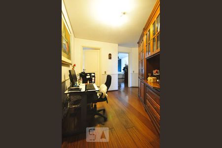 Apartamento para alugar com 380m², 4 quartos e 6 vagasescritório