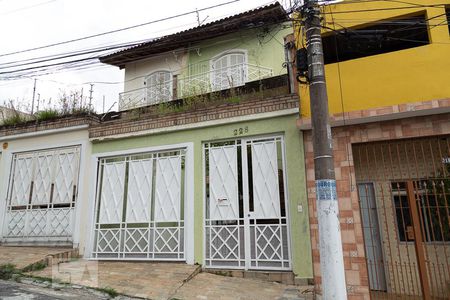 Casa à venda com 200m², 3 quartos e 6 vagasFachada
