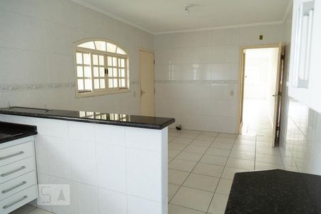 Casa à venda com 200m², 3 quartos e 6 vagasCozinha
