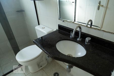 Casa à venda com 200m², 3 quartos e 6 vagasBanheiro - Suite