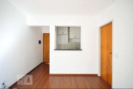 sala de apartamento para alugar com 1 quarto, 35m² em Vila Suzana, São Paulo