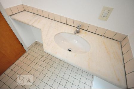 detalhe do banheiro suíte  de apartamento para alugar com 1 quarto, 35m² em Vila Suzana, São Paulo