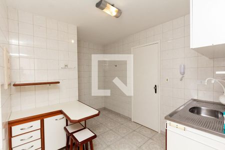 Cozinha de apartamento para alugar com 2 quartos, 88m² em Vila Nova Conceição, São Paulo