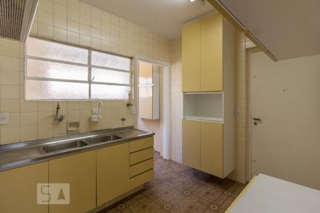 Cozinha de apartamento para alugar com 2 quartos, 100m² em Itaim Bibi, São Paulo