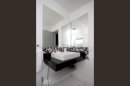 Banheiro de apartamento para alugar com 2 quartos, 67m² em Vila Buarque, São Paulo