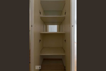 Sala (Armários) de apartamento à venda com 1 quarto, 43m² em Cerqueira César, São Paulo