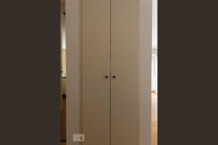 Sala (Armários) de apartamento à venda com 1 quarto, 43m² em Cerqueira César, São Paulo