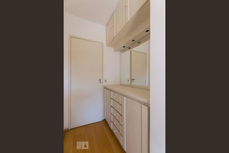 Apartamento à venda com 43m², 1 quarto e 1 vagaQuarto (Armários)