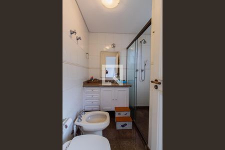 Apartamento à venda com 270m², 4 quartos e 4 vagasBanheiro Quarto 2